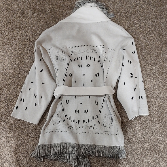 Elegant Gray and White Women's Cardigan - Picture 3 of 6